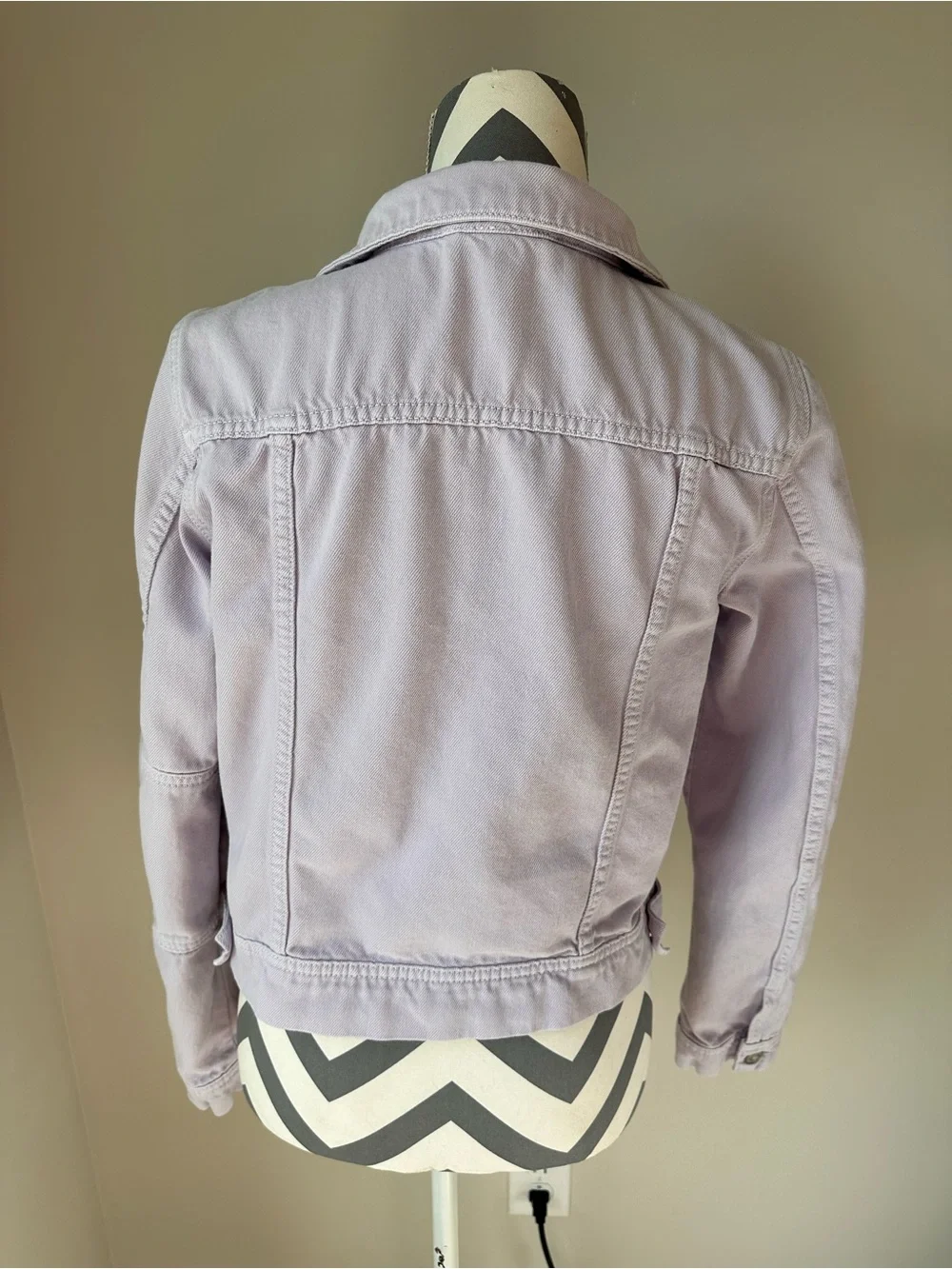 Free People We The Free Rumors Denim Jacket Lavender Lilac Purple Size Small GUC - Picture 6 of 10